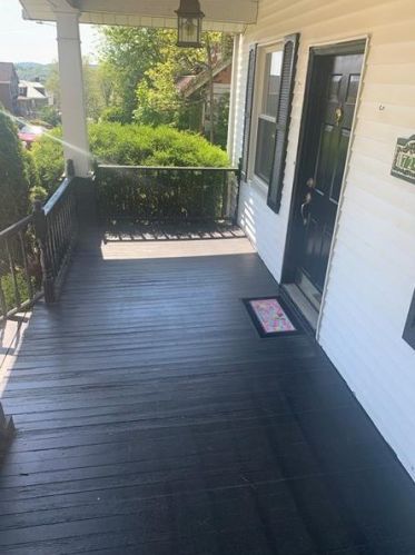 724 Walnut St, Latrobe PA  15650-2032 exterior