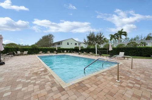 1355 Mariposa Cir, Naples FL  34105-7258 exterior