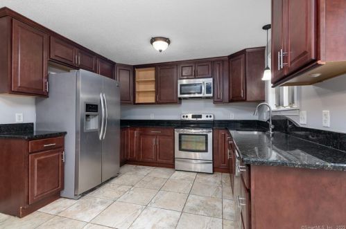 200 Tuckie Rd, North Windham, CT 06256-1361