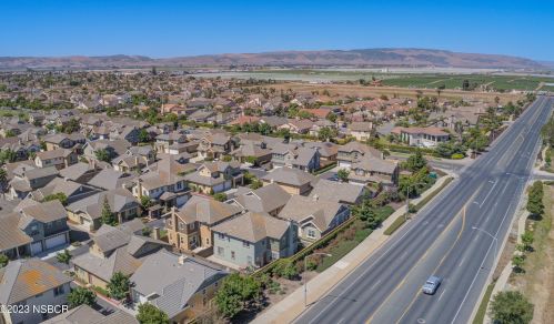 1345 Dolcetto Ln, Santa Maria CA  93458-6326 exterior