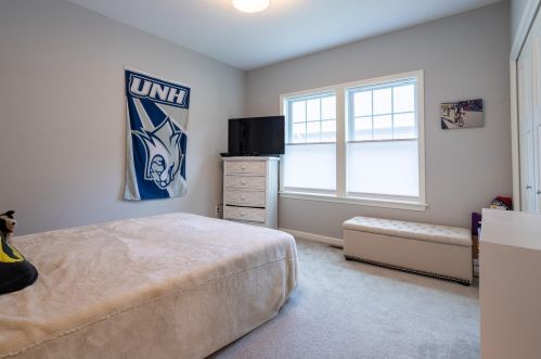 51 Picnic Rock Dr, Dover NH  03820-4709 exterior