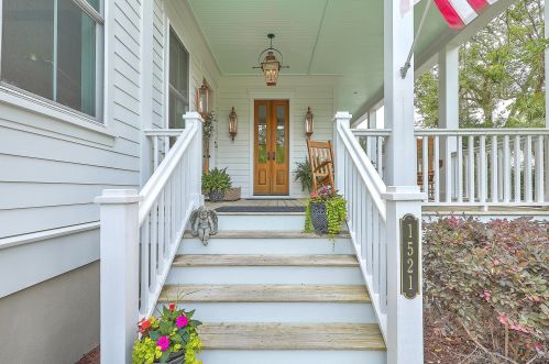 1521 Lindsey Creek Dr, Mount Pleasant SC  29466-8393 exterior