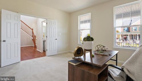 445 Lord Fairfax St, Charles Town WV  25414-2603 exterior