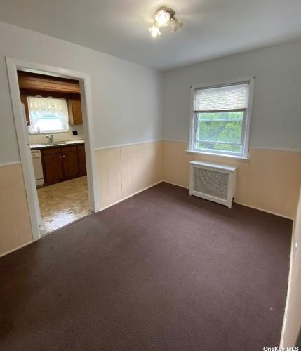 87 Collins Ave, Williston Park NY  11596-1609 exterior