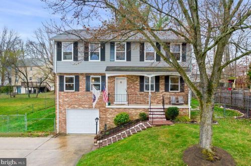 5593 Neddleton Ave, Woodbridge VA  22193-4156 exterior