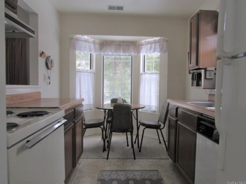 200 Hidden Ridge Dr, Monticello, NY 12701-3088