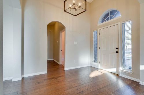 713 Sierra Ln, Lewisville TX  75028-7186 exterior