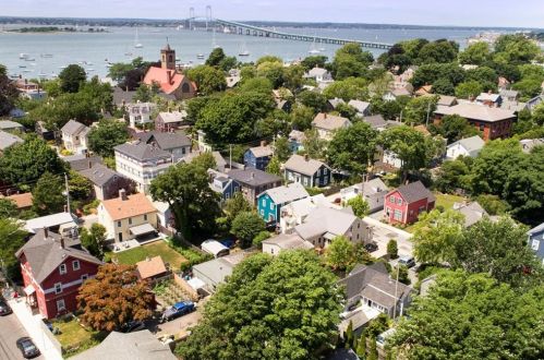 36 Poplar St, Middletown RI  02840-2436 exterior