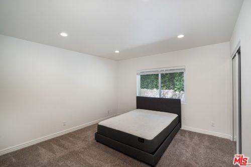 1732 Bonita Vista Dr, La Canada CA  91011-1614 exterior