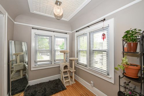 2565 Oakland Ave, Milwaukee WI 53211-3931 exterior