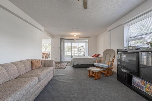 1047 Schooner Ln, Moore Haven FL  33471-8231 exterior