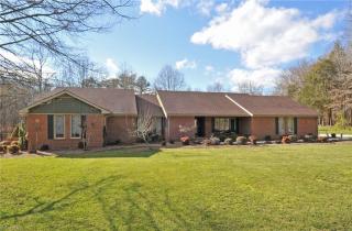 9021 Stone Dr, Clemmons, NC 27012-8011