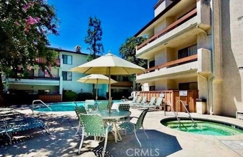 15155 Sherman Way, Van Nuys CA  91405-2044 exterior