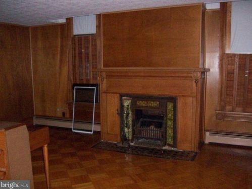 104 Commerce St, Harrington DE  19952-1057 exterior