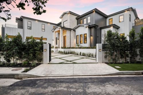 15321 Kingswood Ln, Van Nuys, CA 91403-5026