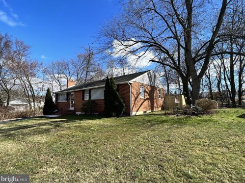2398 Hammond Pl, Wilmington, DE 19808-4247