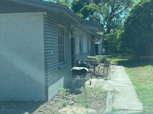 9313 Eastfield Rd, Thonotosassa, FL 33592-3682