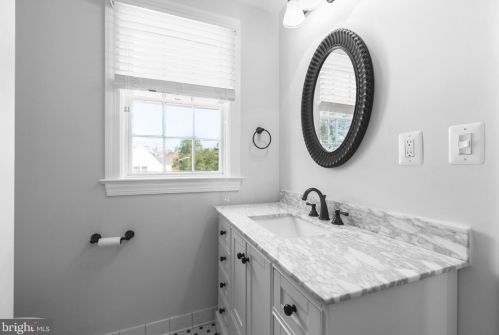 701 Hanover St, Fredericksburg VA  22401-5714 exterior