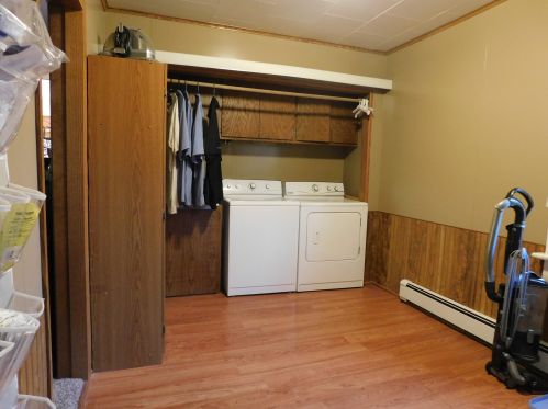 1202 Riverview Dr, Kewaskum WI  53040-9782 exterior