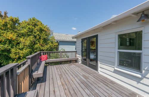 5335 El Camile Ave, Oakland CA  exterior