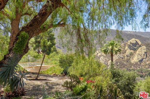 2708 Topanga Skyline Dr, Topanga, CA 90290-4059