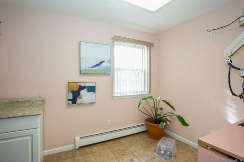 2 Laura Ct, Mount Sinai NY  11766-2360 exterior