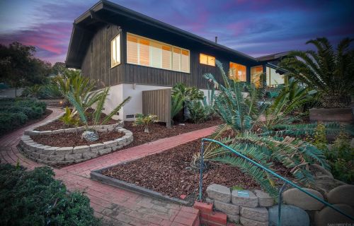 2980 Nichols St, San Diego CA  92106-3425 exterior