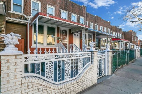 88-20 129th St, Jamaica, NY 11418-2811