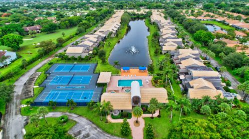 5495 Monterey Cir, Delray Beach FL  33484-8373 exterior