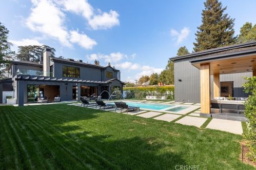 4508 Haskell Ave, Van Nuys CA  91436-3148 exterior