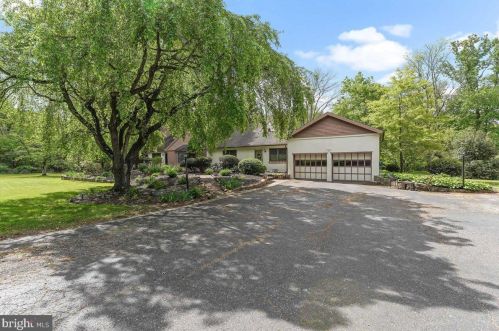 1522 Middletown Rd, Glen Mills, PA 19342-9664