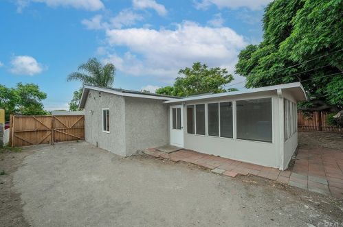 1445 Salina St, Upland CA  91786-8132 exterior