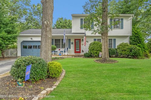 1586 Larsen St, Bricktown, NJ 08724-2857