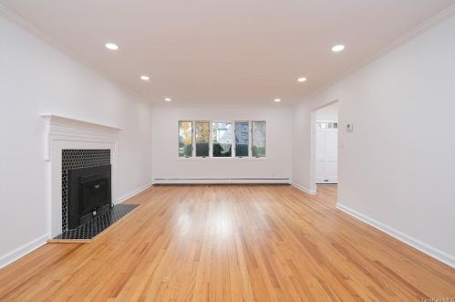 109 Wykagyl Ter, New Rochelle NY  10804-3108 exterior