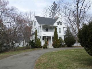 682 High St, Union City, CT 06770-3241