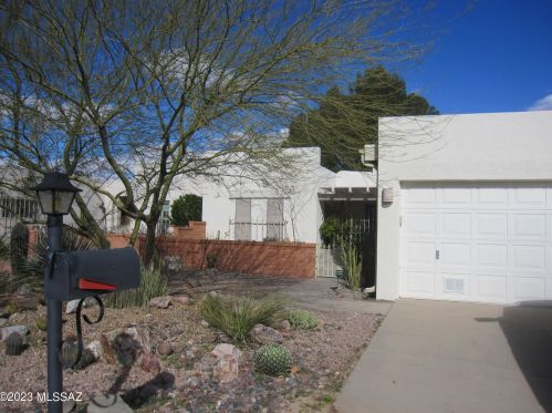 695 Los Diamantes, Green Valley, AZ 85614-2333