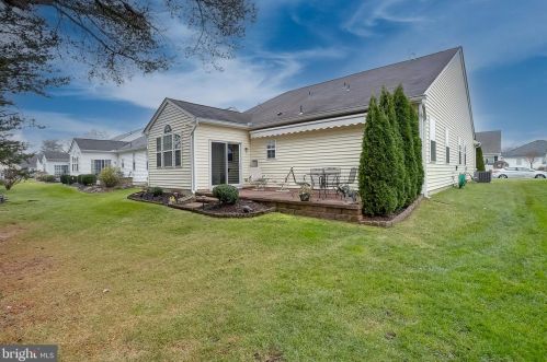 7 Osprey Ln, West Deptford NJ  08086-1809 exterior