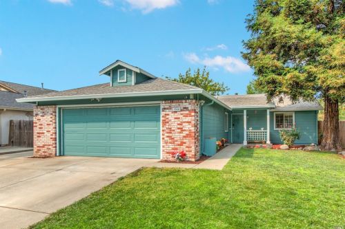 1048 Cinnabar Way, Vacaville, CA 95687-7823