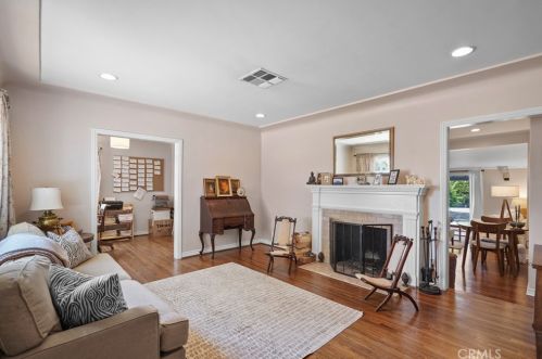 6101 Simpson Ave, North Hollywood, CA 91606-4716