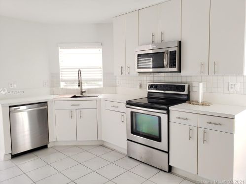 1637 156th Ave, Hollywood FL  33027-2350 exterior