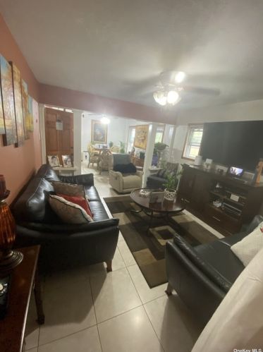 91-21 79th St, Jamaica, NY 11421-1101