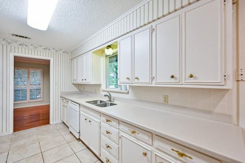 5662 Vega Dr, Fort Worth TX  76133-2962 exterior