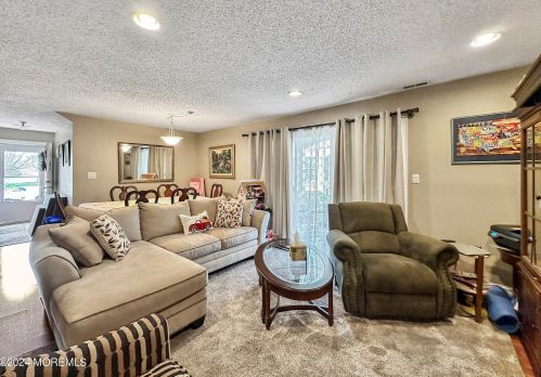 95 Tulip Ln, East Freehold NJ  07728-4088 exterior