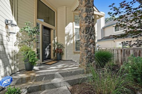 4870 Hoen Ave, Santa Rosa, CA 95405-7452