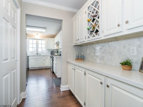 19 Country Meadow Rd, Hackettstown NJ  07840-5209 exterior