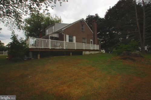 373 Concord Rd, Glen Mills PA  19342-1403 exterior