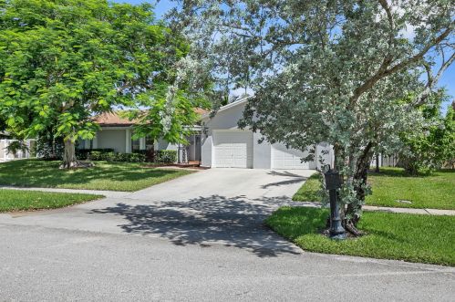 4943 Acorn Dr, Boca Raton, FL 33487-2101