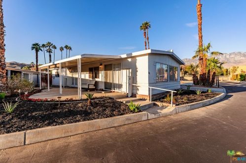61 Corona Dr, Palm Springs, CA 92264-6408