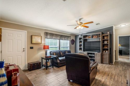 135 Wood Gln, Chita, TX 75862