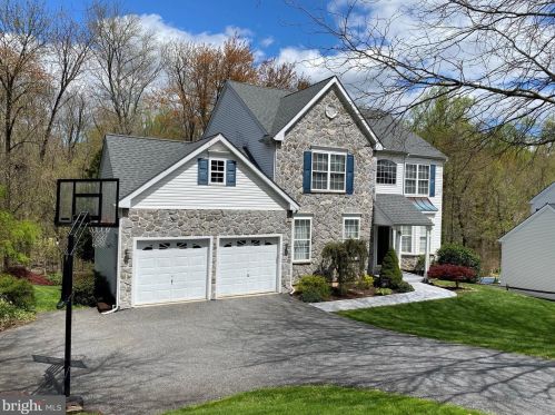 31 Overlook Cir, Boothwyn, PA 19060-2251